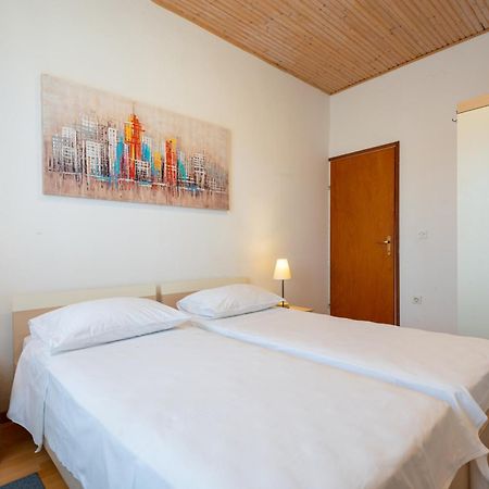 Apartments By The Sea Jelsa, Hvar - 11319 젤사 객실 사진
