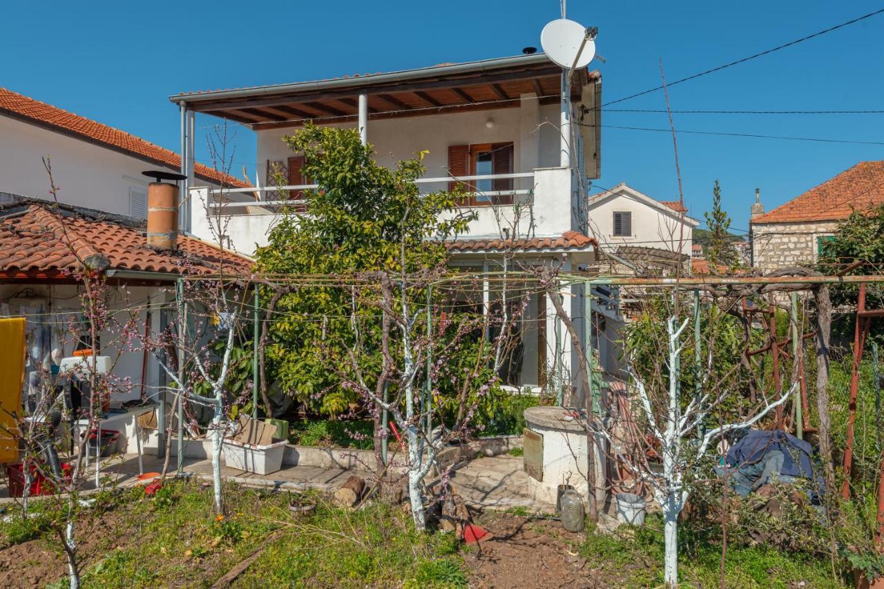 Apartments By The Sea Jelsa, Hvar - 11319 젤사 외부 사진