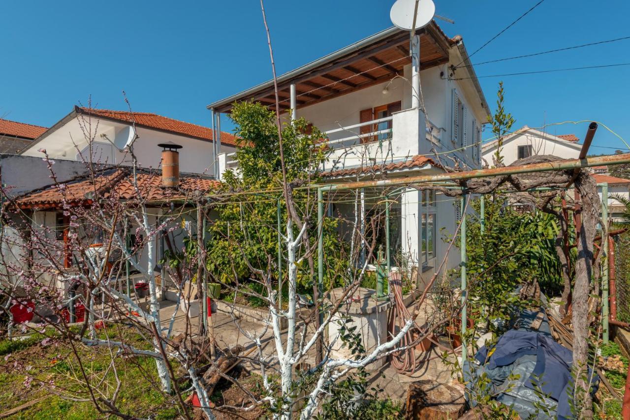 Apartments By The Sea Jelsa, Hvar - 11319 젤사 외부 사진