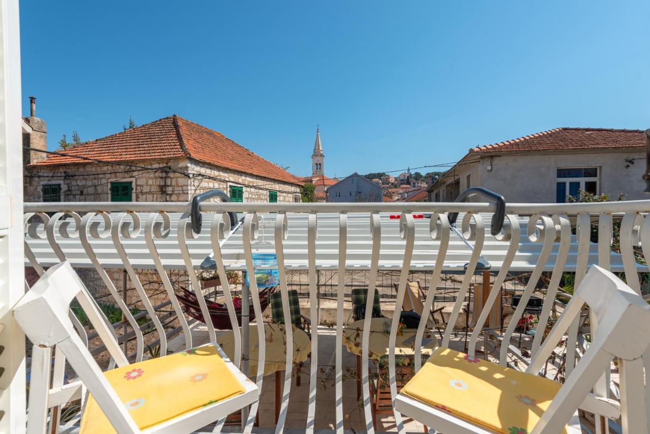 Apartments By The Sea Jelsa, Hvar - 11319 젤사 외부 사진