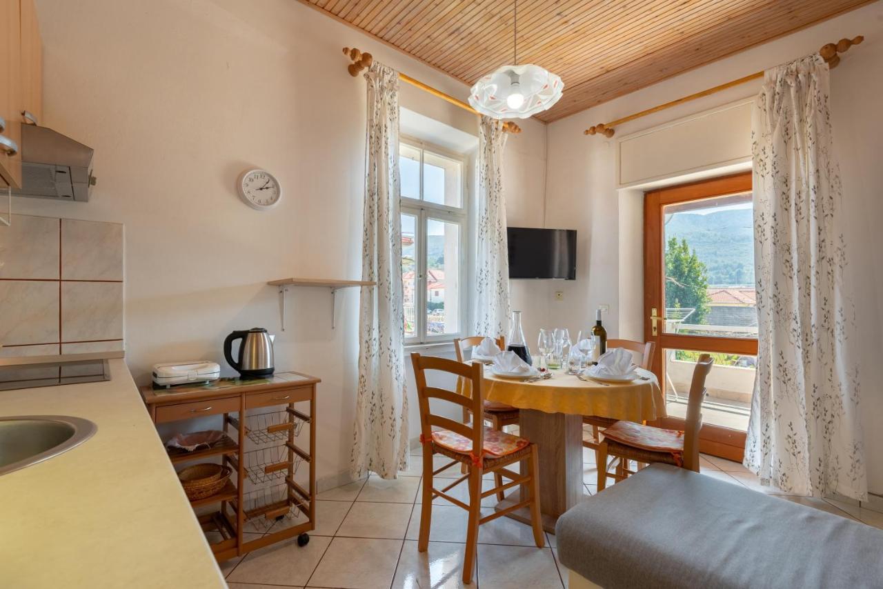 Apartments By The Sea Jelsa, Hvar - 11319 젤사 외부 사진