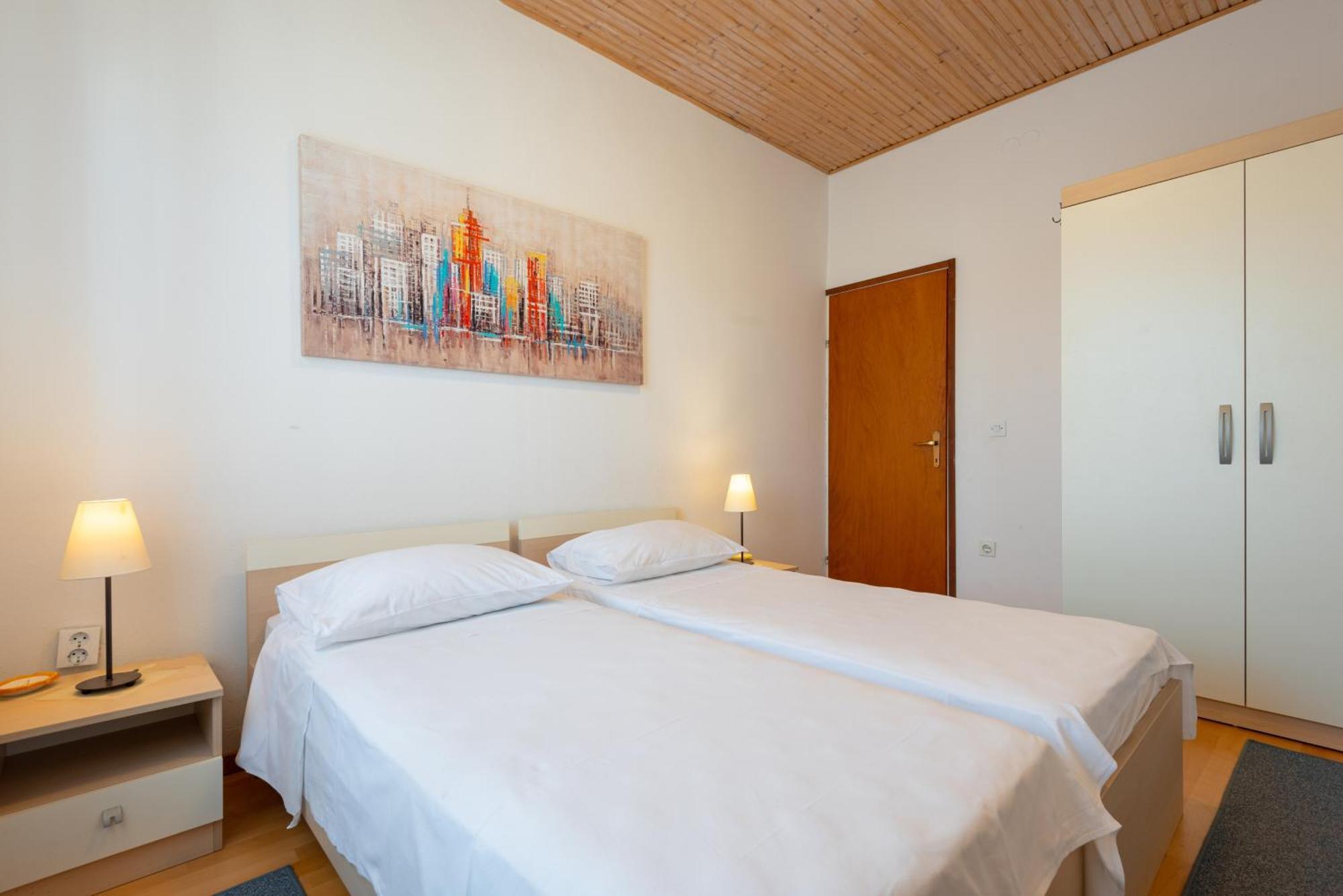 Apartments By The Sea Jelsa, Hvar - 11319 젤사 객실 사진